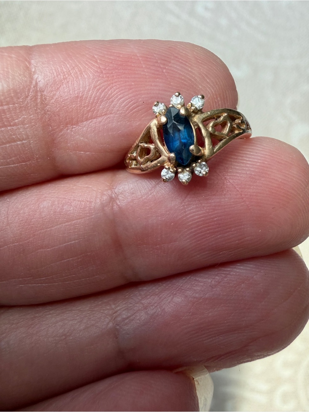DK 14k gold blue sapphire ring size 3.25 vintage